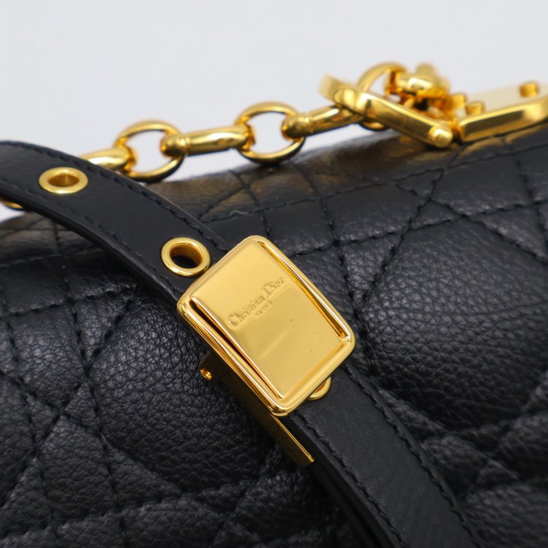 DIOR Caro藤格紋斜背包 - 中號黑金-17