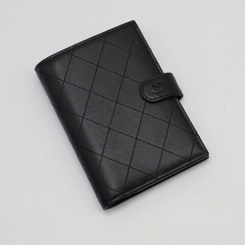 CHANEL 25C雙折護照夾中型錢包 - So black