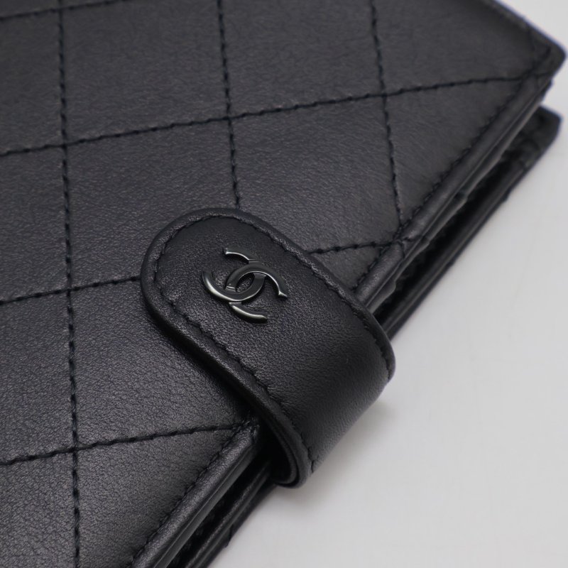 CHANEL 25C雙折護照夾中型錢包 - So black-6