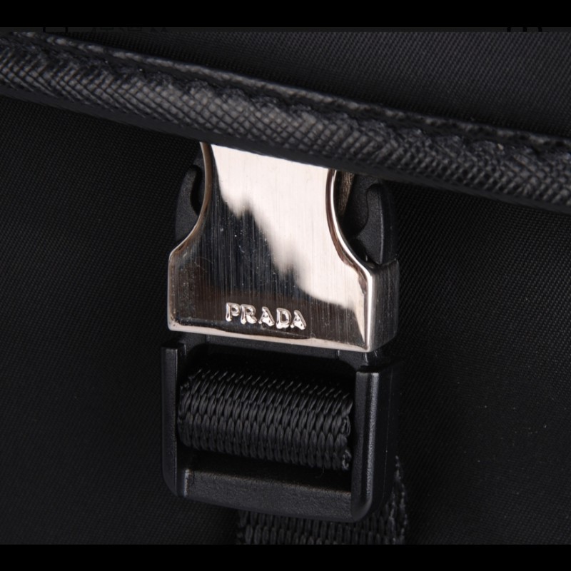 Prada 經典尼龍雙釦式郵差包-15
