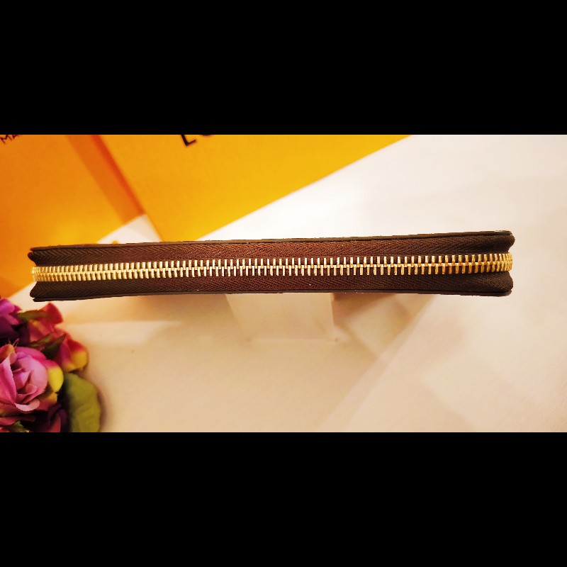 LV老花拉鏈長夾-4