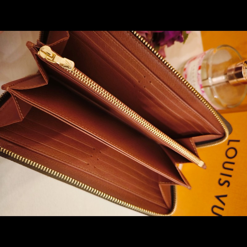 LV老花拉鏈長夾-12