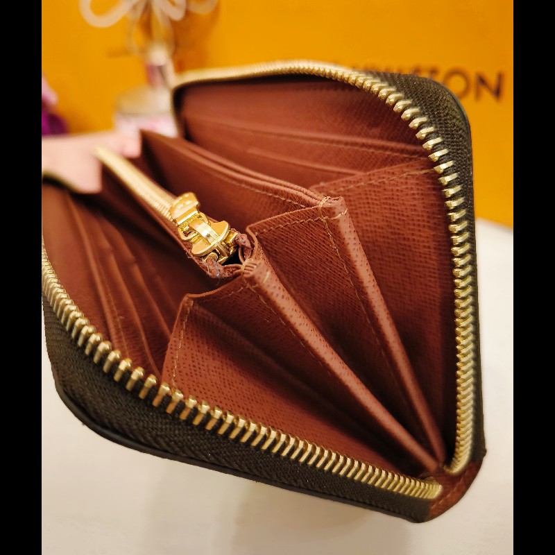 LV老花拉鏈長夾-13