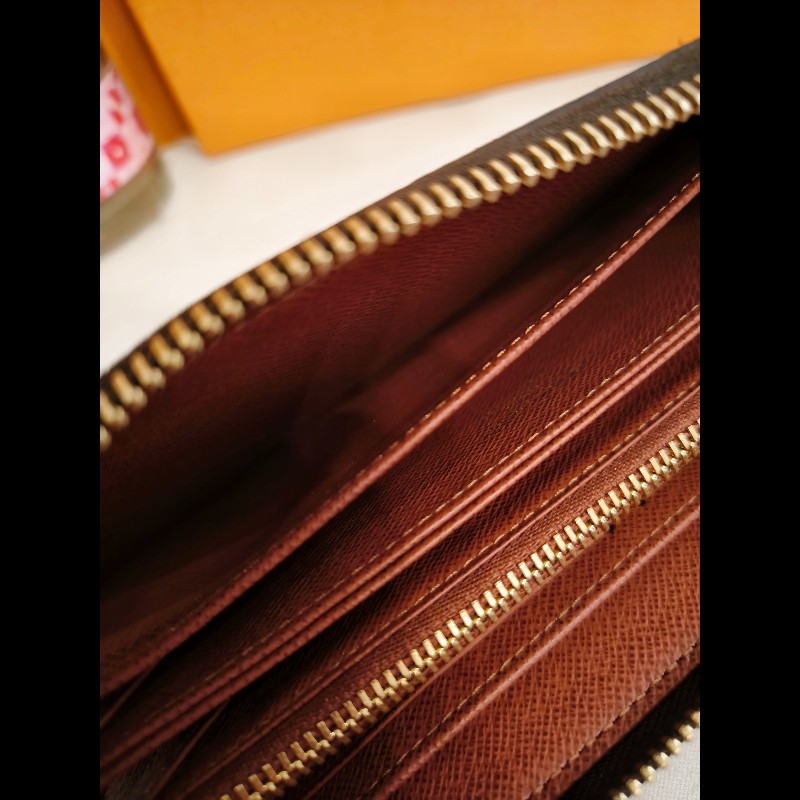 LV老花拉鏈長夾-17