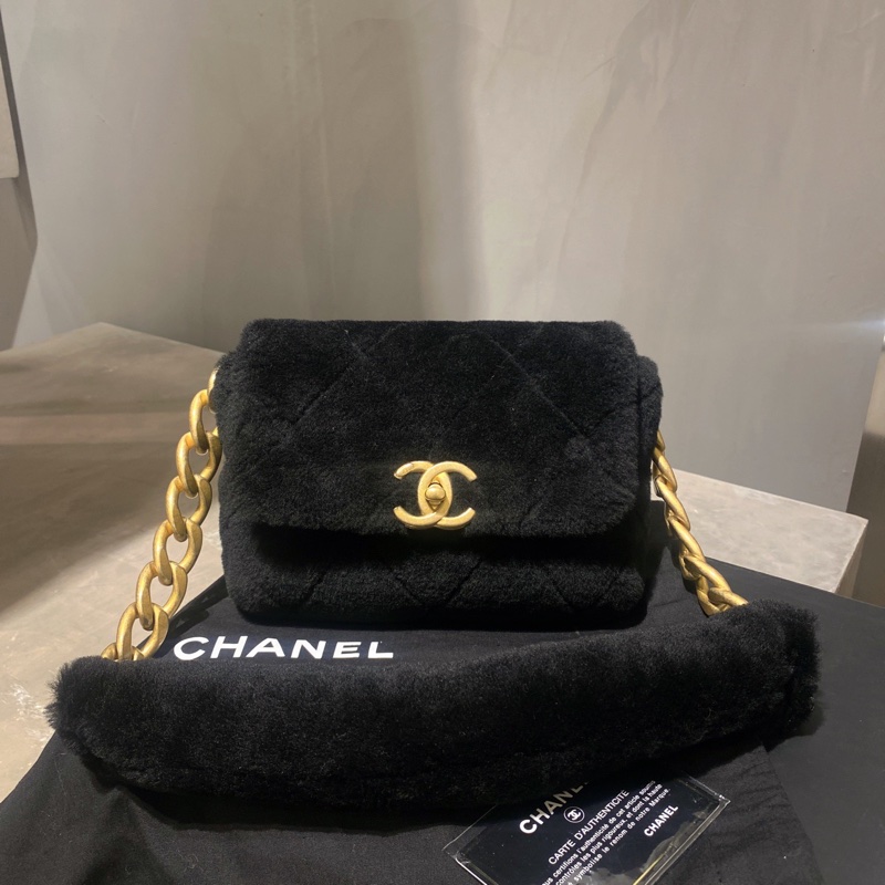 香奈兒/Chanel 秀款翻蓋包 cf mini尺寸黑色 羊羔毛菱格紋 金扣 單肩腋下包 有卡編碼30開頭 閒置新品 底長20-1