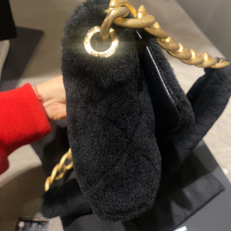 香奈兒/Chanel 秀款翻蓋包 cf mini尺寸黑色 羊羔毛菱格紋 金扣 單肩腋下包 有卡編碼30開頭 閒置新品 底長20-5