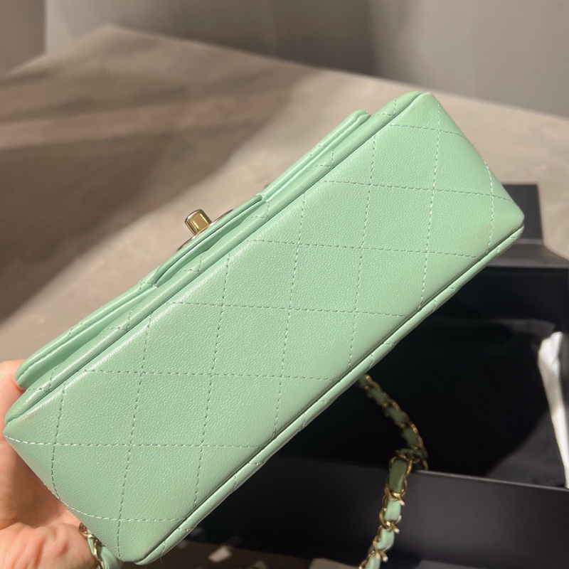 香奈兒/Chanel CF 大mini 25年晶片寬 薄荷綠 金扣斜背包 五金有膜 近乎全新-4