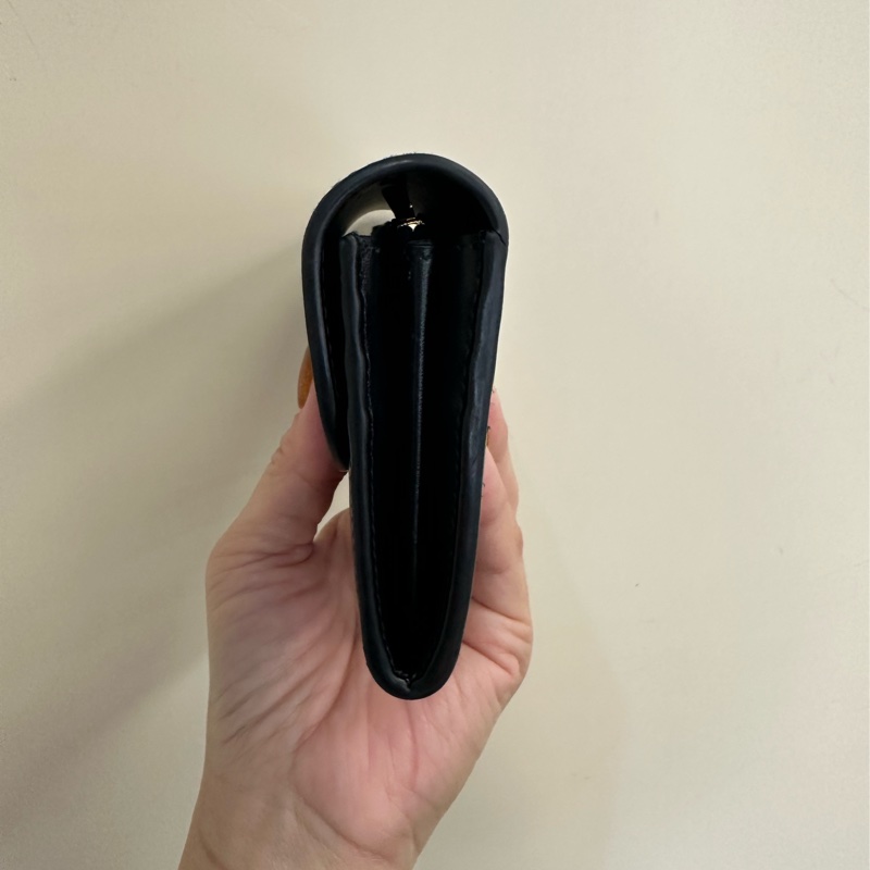 Celine 黑滑面牛皮金釦Triomphe下蓋12卡長夾 10E313DPV.38NO-3