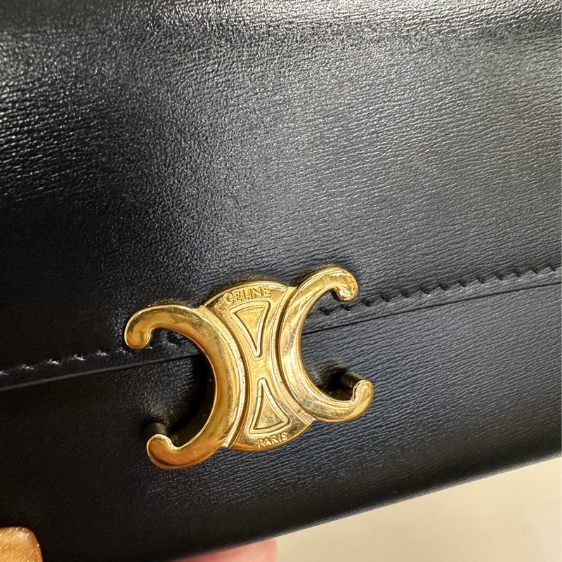 Celine 黑滑面牛皮金釦Triomphe下蓋12卡長夾 10E313DPV.38NO-5