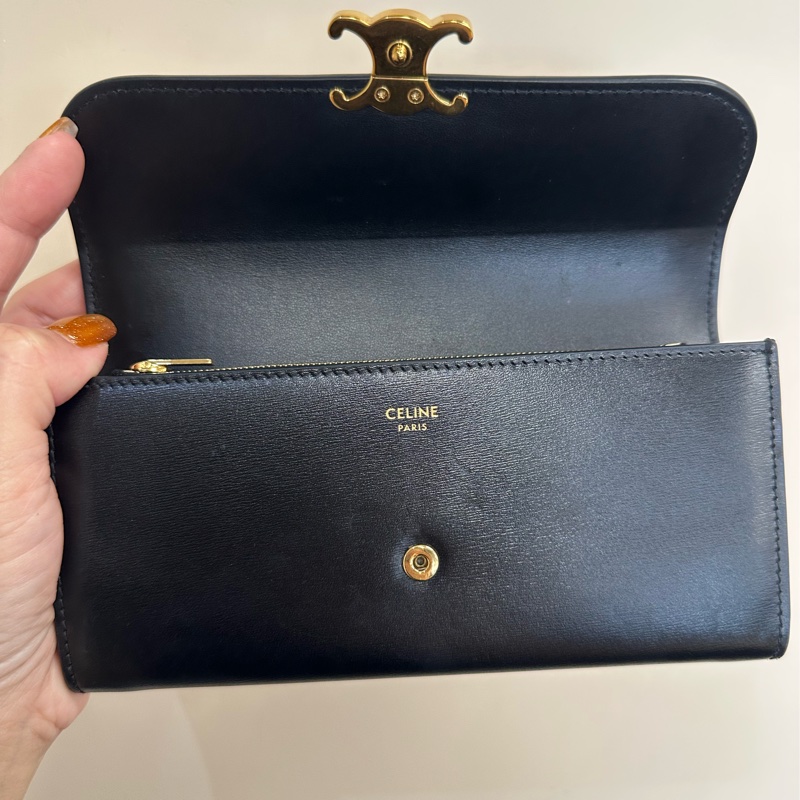 Celine 黑滑面牛皮金釦Triomphe下蓋12卡長夾 10E313DPV.38NO-10