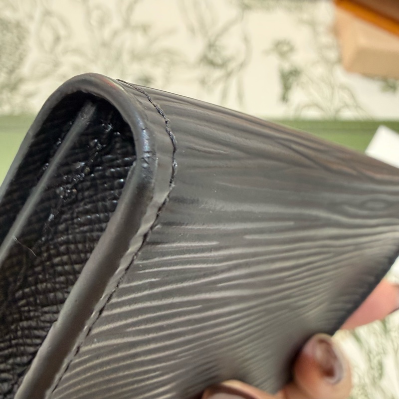 🍙 LV 黑色水波紋卡夾零錢包 二手裸件 🍙 高標勿買 整體約8-9成新-10