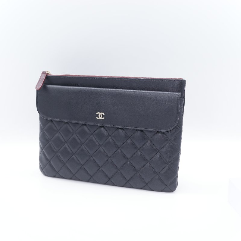 Chanel 香奈兒 黑色菱格紋 羊皮 中款 雙層 吸釦 拉鍊 手拿包-2