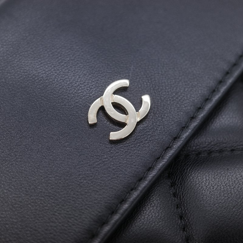 Chanel 香奈兒 黑色菱格紋 羊皮 中款 雙層 吸釦 拉鍊 手拿包-5