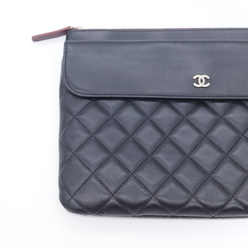 Chanel 香奈兒 黑色菱格紋 羊皮 中款 雙層 吸釦 拉鍊 手拿包-13