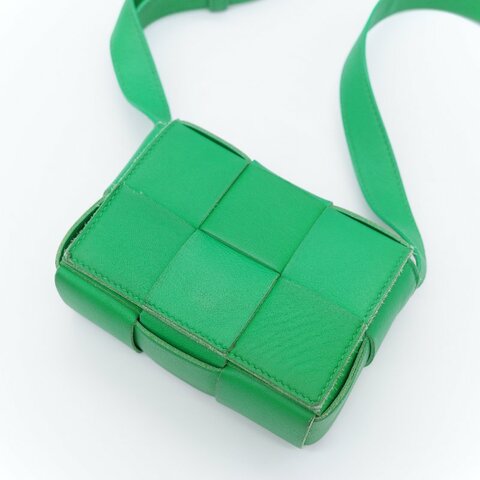 Bottega Veneta 寶緹嘉 Candy Cassette 鸚鵡綠 經典編織羊皮迷你斜背小方包