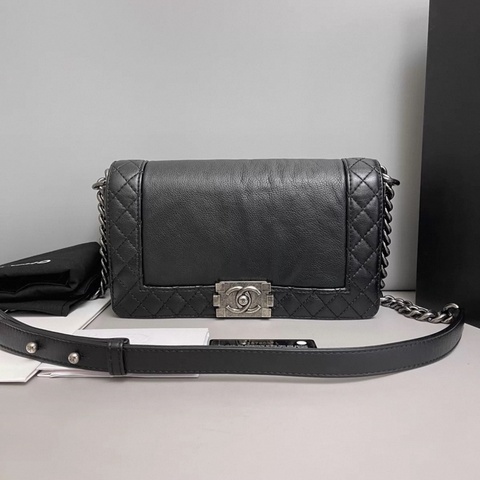 Chanel香奈兒 leboy中號黑銀軟牛皮包