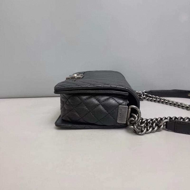 Chanel香奈兒 leboy中號黑銀軟牛皮包-1