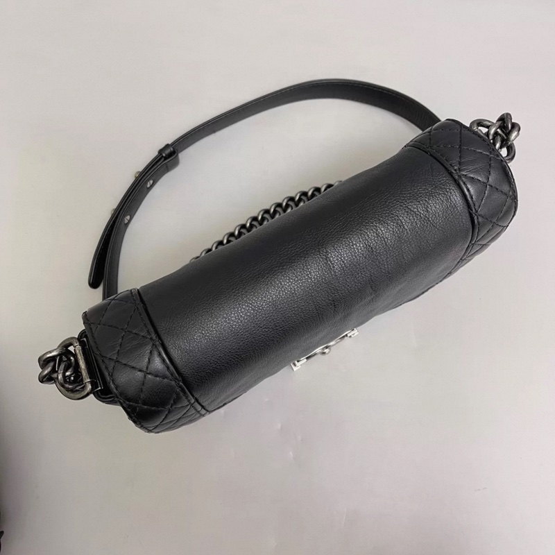 Chanel香奈兒 leboy中號黑銀軟牛皮包-3