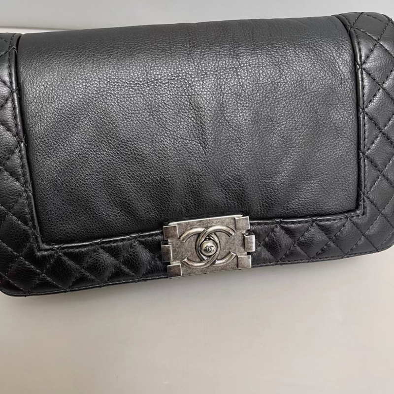 Chanel香奈兒 leboy中號黑銀軟牛皮包-4