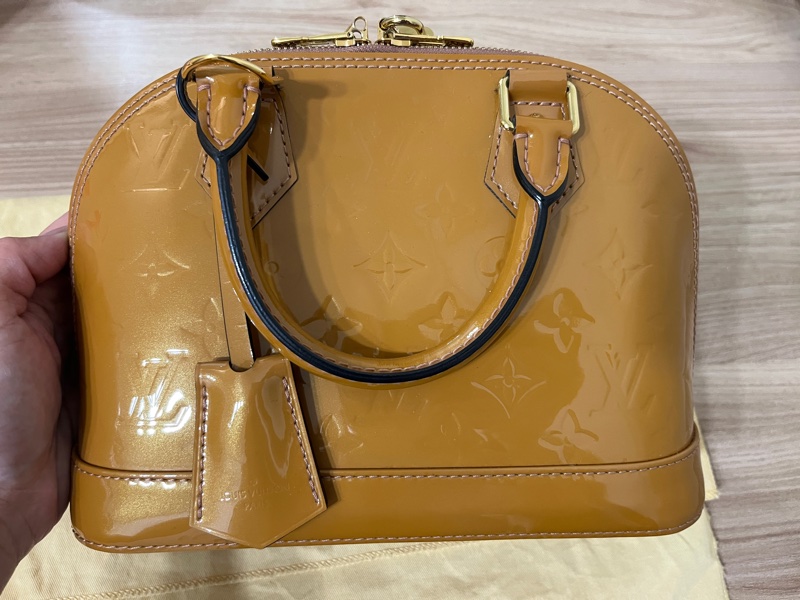 近新LV Alma奶茶色包包-4