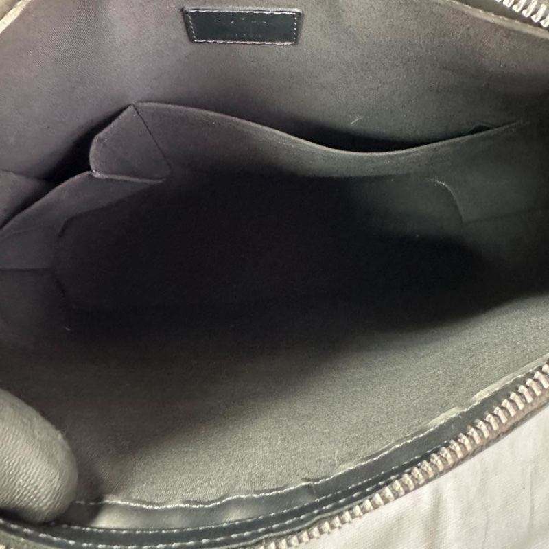 LV經典花樣壓紋硬挺上班包-7