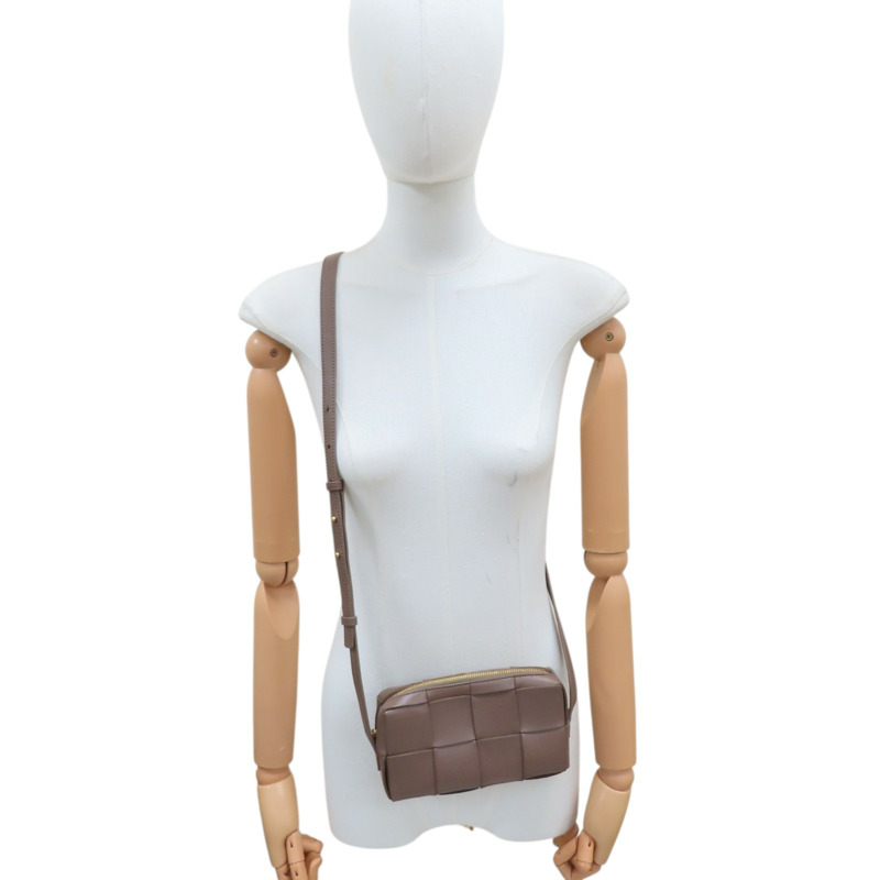 棕色 羊皮 Mini Cassette 相機包 肩背包【BOTTEGA VENETA BV 寶緹嘉】 755031-6