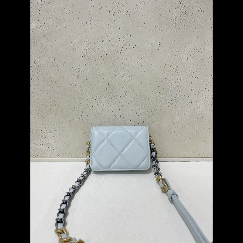 Chanel 21K 19bag woc
馬卡龍藍 迷你鏈條腰包-1