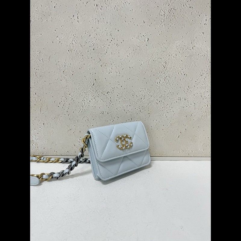 Chanel 21K 19bag woc
馬卡龍藍 迷你鏈條腰包-2