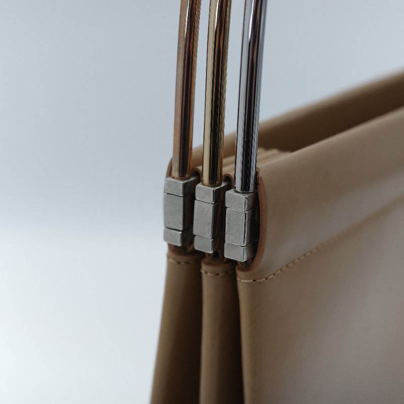 （優雅♥️經典三環）Cartier 卡地亞 Trinity 米色 金色 銀色 玫瑰金 三色金屬環 手提包 肩背包-4