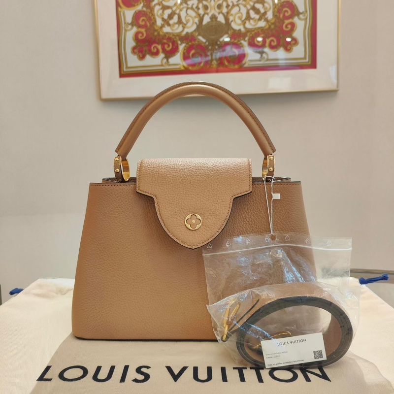 LV Capucines  Taurillon 手提肩背斜背包 芯片款 31x11x20   99新配件塵袋-1