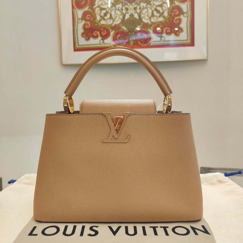 LV Capucines  Taurillon 手提肩背斜背包 芯片款 31x11x20   99新配件塵袋-7
