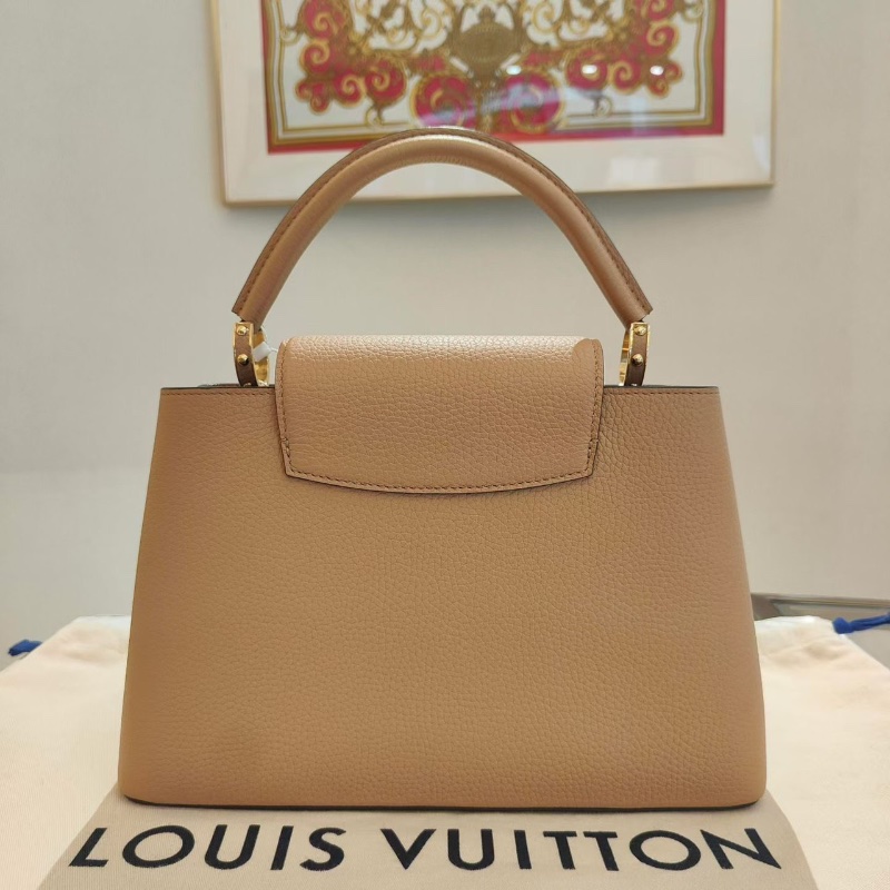 LV Capucines  Taurillon 手提肩背斜背包 芯片款 31x11x20   99新配件塵袋-8