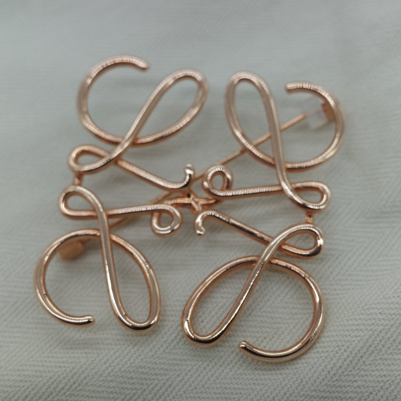 Loewe 羅威 Anagram 玫瑰金色黃銅 標誌 胸針-7