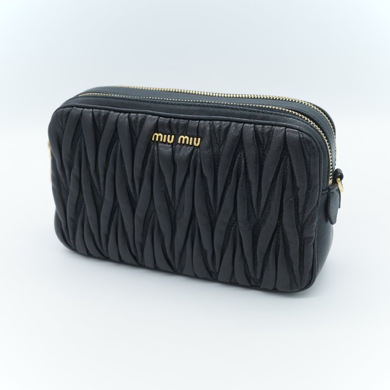 Miu Miu 繆繆 Matelassé 黑色羊皮 雙拉鍊斜背包 相機包 斜挎包-3
