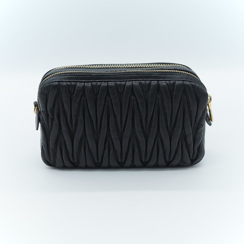 Miu Miu 繆繆 Matelassé 黑色羊皮 雙拉鍊斜背包 相機包 斜挎包-9