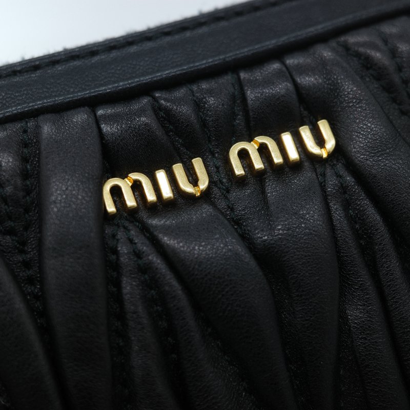 Miu Miu 繆繆 Matelassé 黑色羊皮 雙拉鍊斜背包 相機包 斜挎包-13