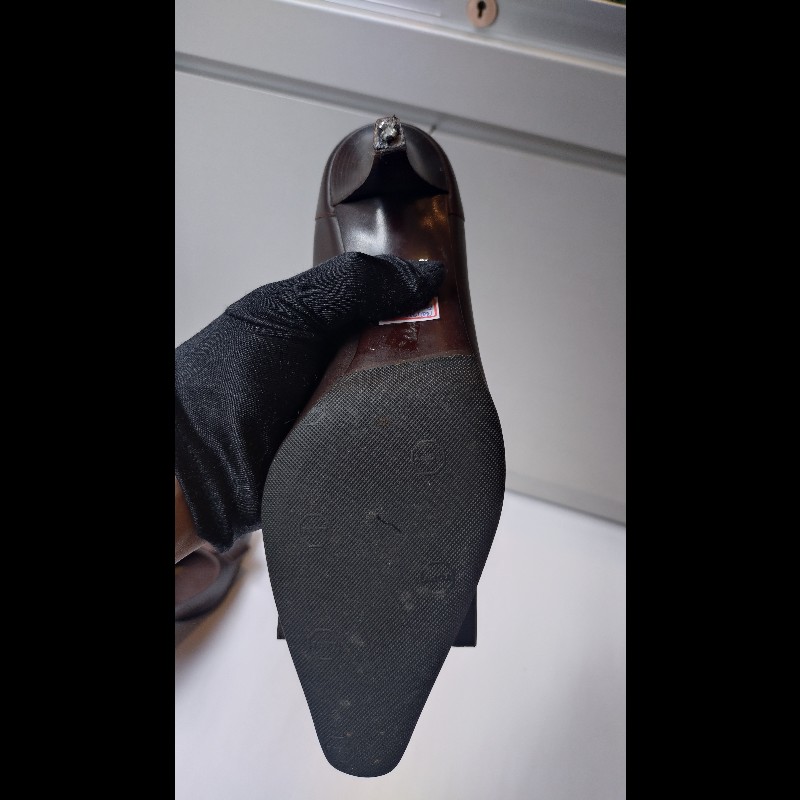 Ferragamo 木頭釦深咖皮革高跟鞋-23