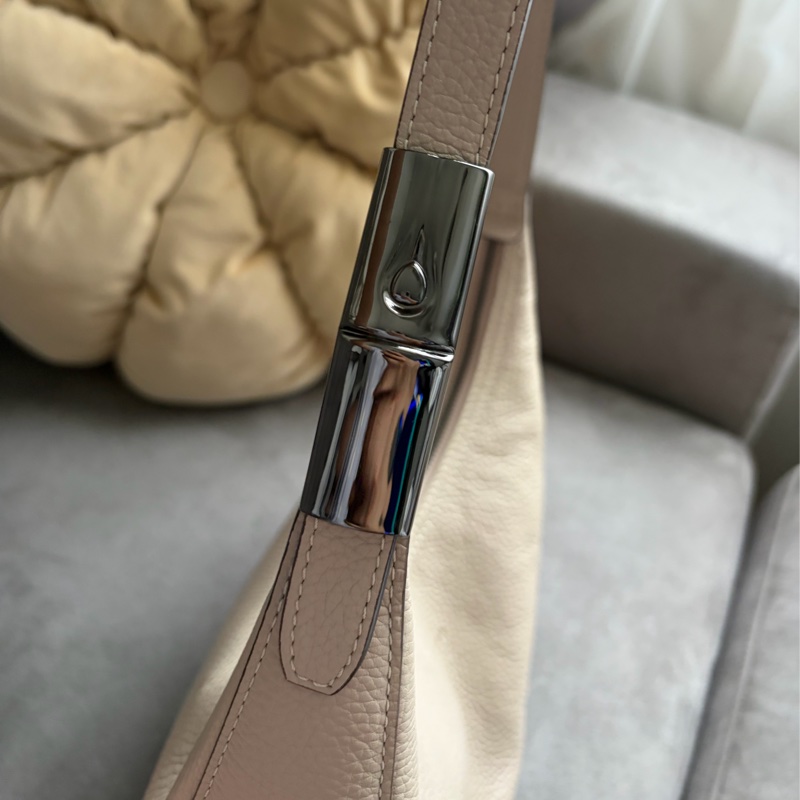 LONGCHAMP ROSEAU ESSENTIAL系列 牛皮半月形單肩包 灰-3