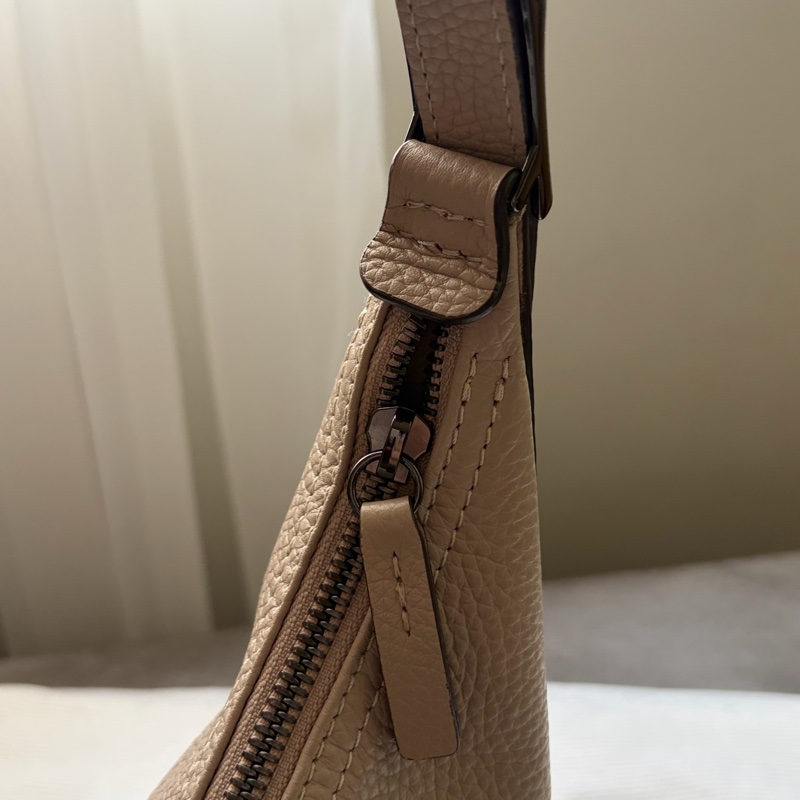 LONGCHAMP ROSEAU ESSENTIAL系列 牛皮半月形單肩包 灰-9