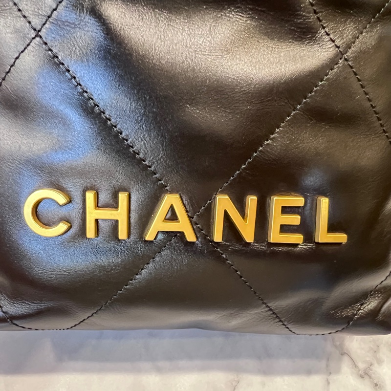 Chanel 黑牛皮霧金釦字母logo金釦大菱格mini22 斜背包-14