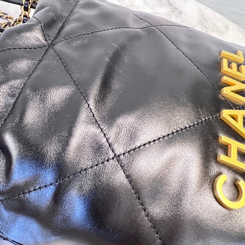 Chanel 黑牛皮霧金釦字母logo金釦大菱格mini22 斜背包-15