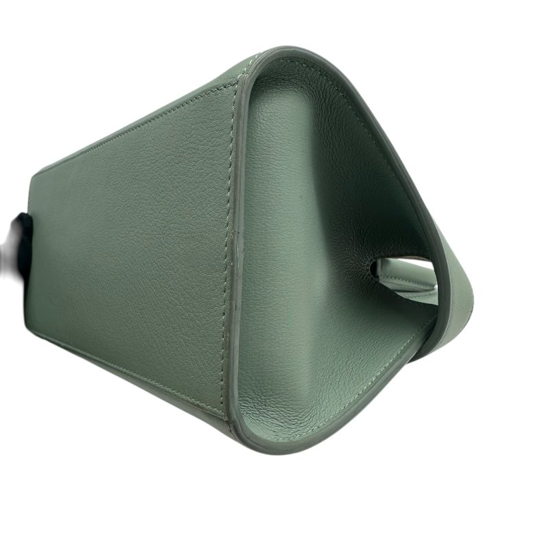 【美收精品】FERRAGAMO 灰藍手提包 C-246【隔月月中將轉賣至日本 上架期限30天】-6