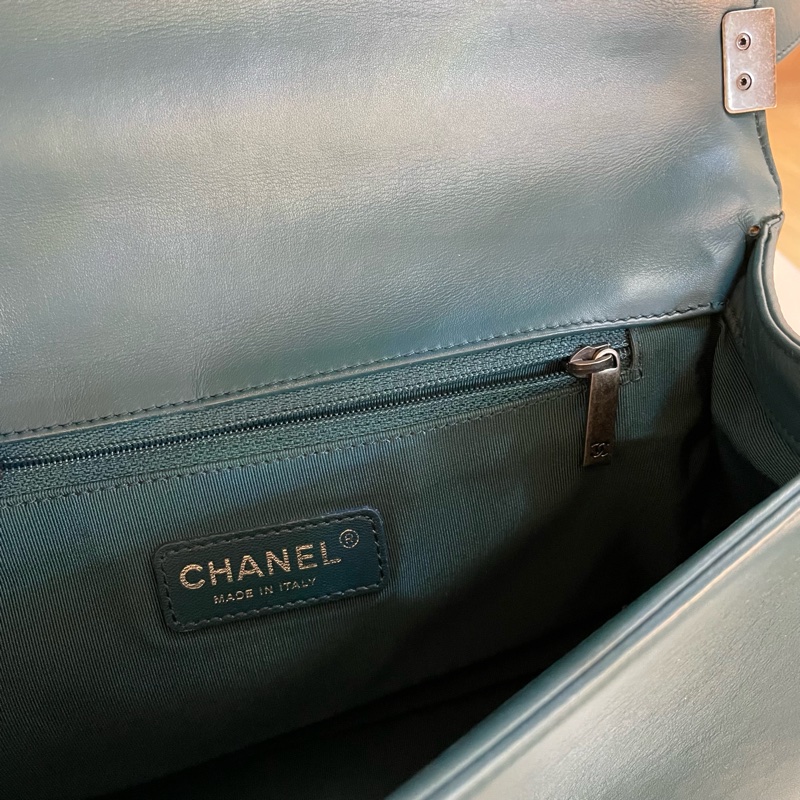 Chanel 香奈儿 湖水蓝 复古银扣 菱格牛皮 Leboy-13