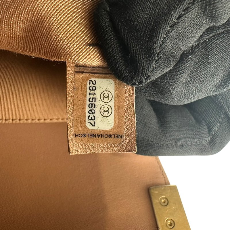 【美收精品】CHANEL 奶茶牛皮boy25 C-257【隔月月中將轉賣至日本 上架期限30天】-15