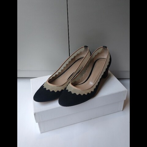 Chloe 黑麂皮+米色網邊方跟高跟鞋