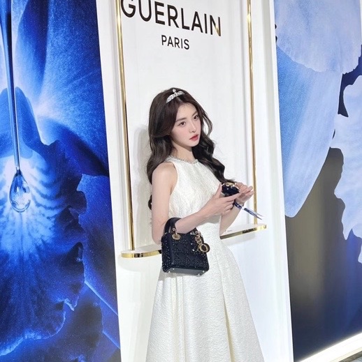 Dior三格釘珠黑色刺繡戴妃包金扣鏈條包，2019年購入-5