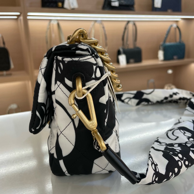 Chanel香奈儿黑白涂鸦cf方胖子手绘丝巾粗链条手提包斜挎包单肩包-1