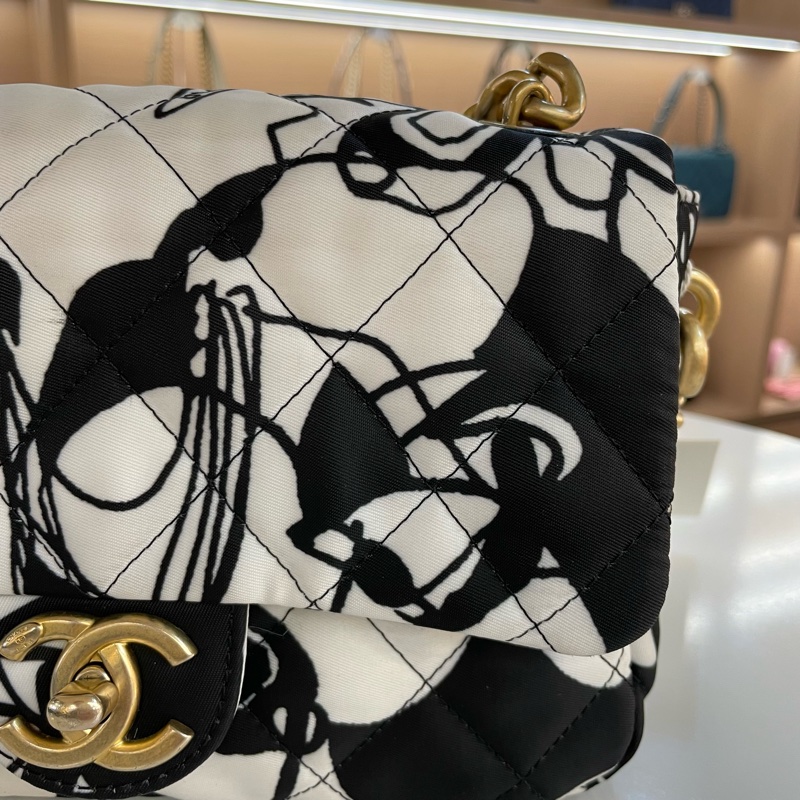 Chanel香奈儿黑白涂鸦cf方胖子手绘丝巾粗链条手提包斜挎包单肩包-4