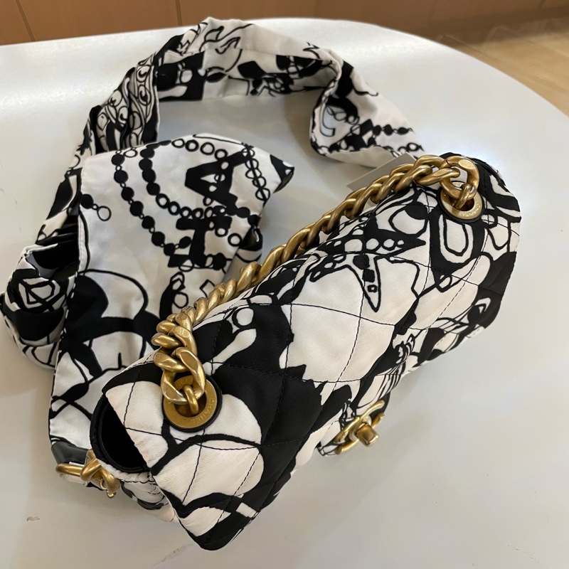 Chanel香奈儿黑白涂鸦cf方胖子手绘丝巾粗链条手提包斜挎包单肩包-5