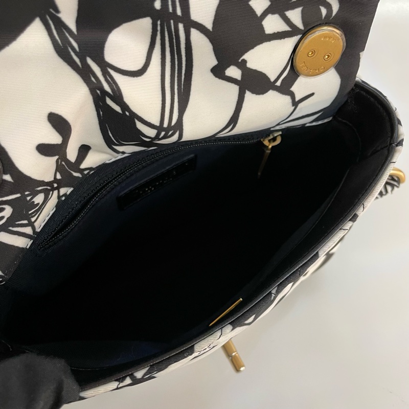 Chanel香奈儿黑白涂鸦cf方胖子手绘丝巾粗链条手提包斜挎包单肩包-12